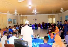 Ururka Dhallinyarada degmada wadajir oo Gudomiye Makaraan si heer sara ah u soo dhaweyeen