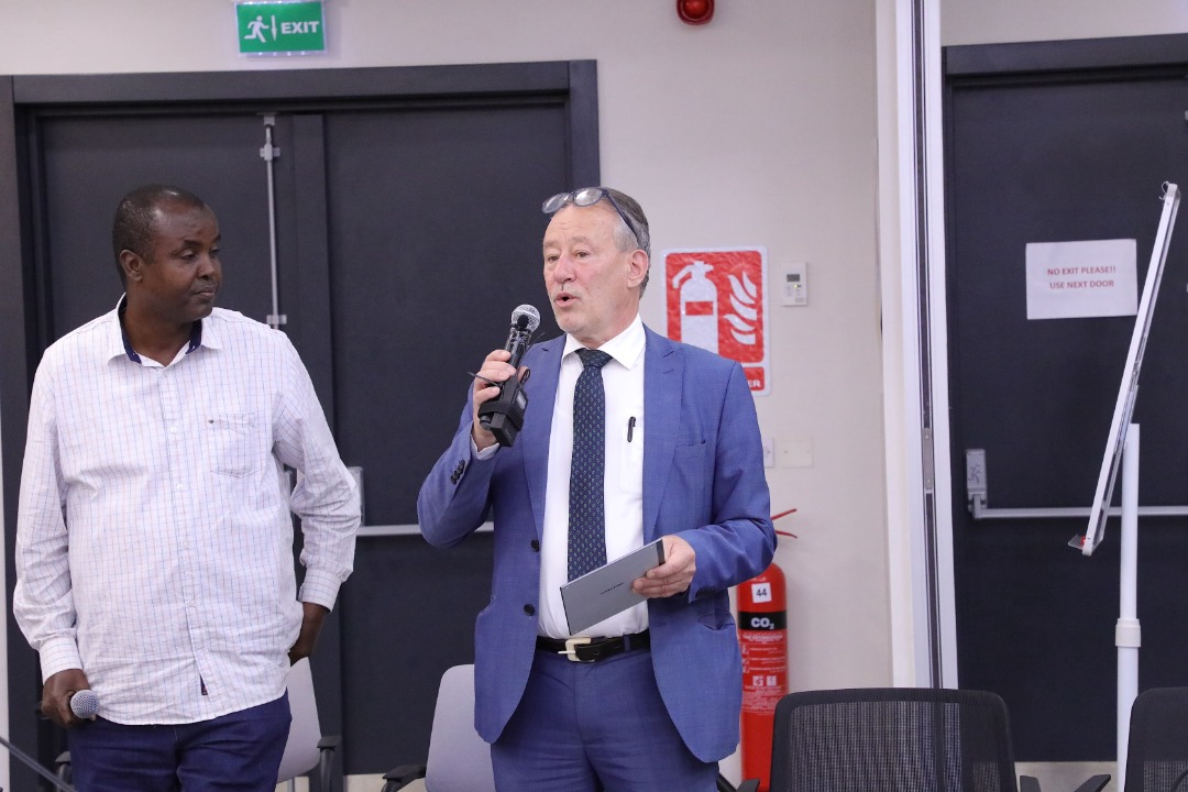 Men onamning mushuk hikoyalarini qanday yaladim